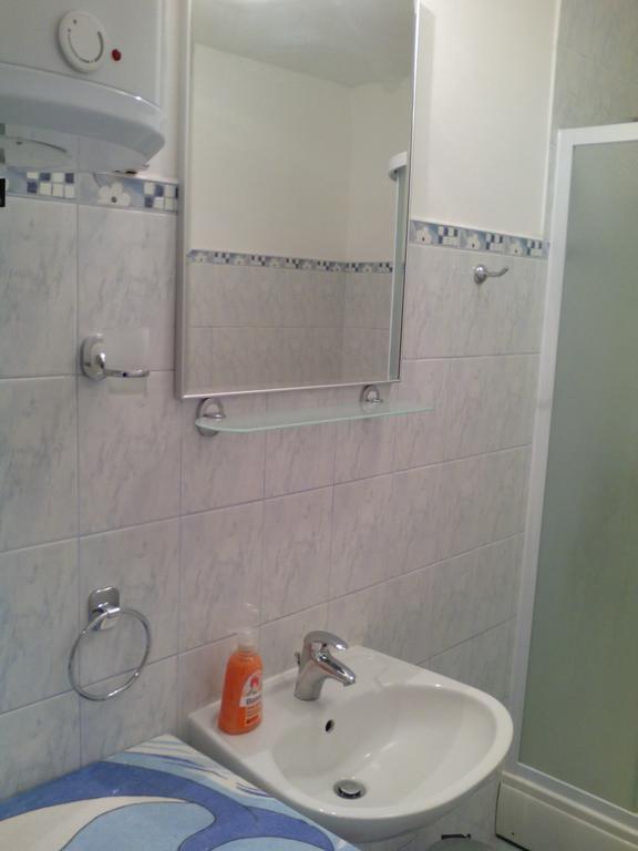 Apartments Karla Слатине Экстерьер фото